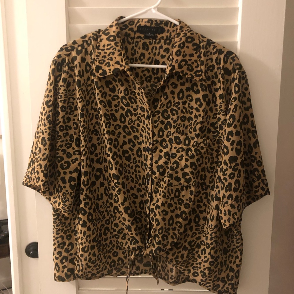 Women’s leopard print top!
